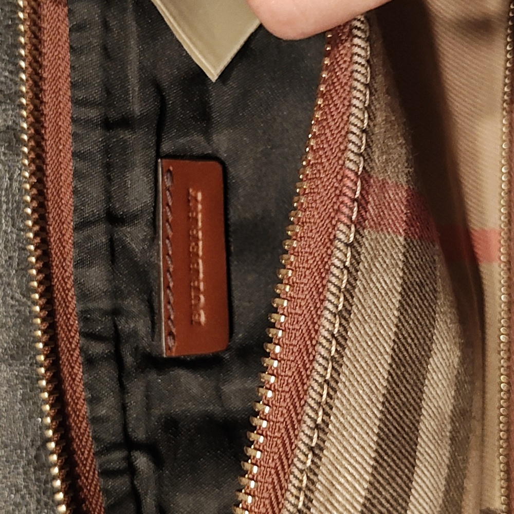 Stunning Burberry Pouch/Wristlets - Picture 3 of 4